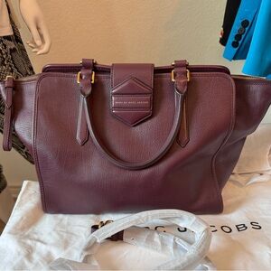 MARC by MARC JACOBS Bordeaux Large Leather bag! Beautiful Tote!